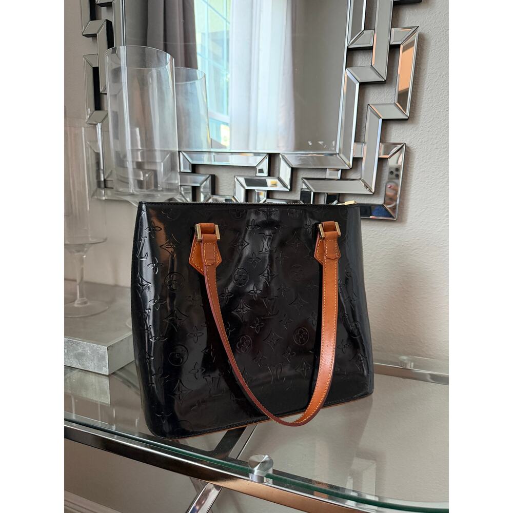 Louis Viutton Black Vernis Purse
